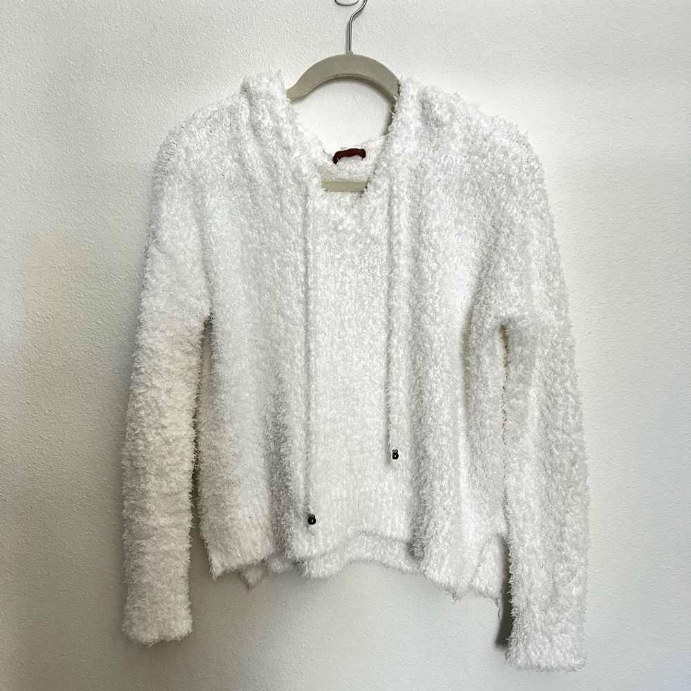 POL Fuzzy White V-Neck hoodie Sweater